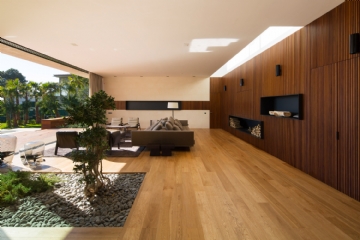 超大客厅 L20_House__OLARQ_Osvaldo_Luppi_Architects_(10).jpg