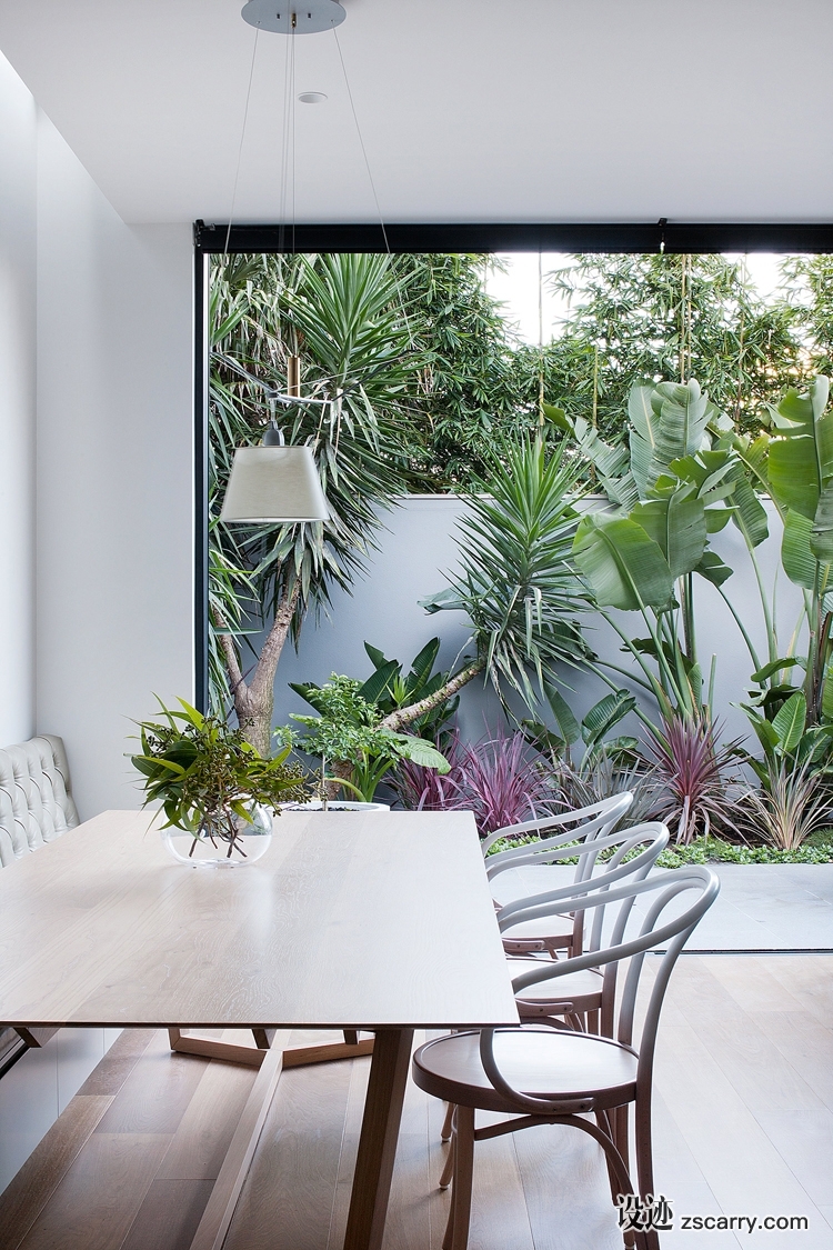 courtyard-house-by-robson-rak-architects-melbourne-photo-by-Shannon-McGrath-11.jpg 家装参考,餐厅,带卡座,