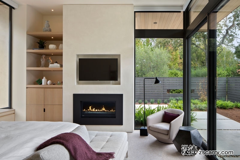 modern-bedroom-with-fireplace-130317-1246-07.jpg 家装参考,卧室,现代风格,