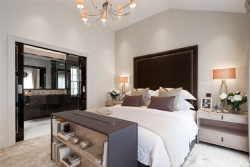 带主卫 belgravia-mews-master-bedroom.jpg