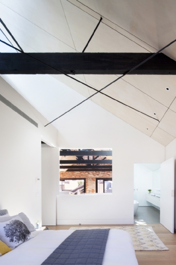 带主卫 water-factory-converted-warehouse-in-fitzroy-by-andrew-simpson-architects-10.jpg