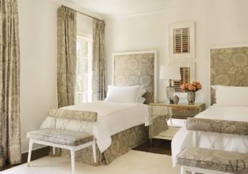 多床位 traditional-bedroom-suzanne-kasler-interiors-atlanta-georgia-201204_1000-watermarked.jpg