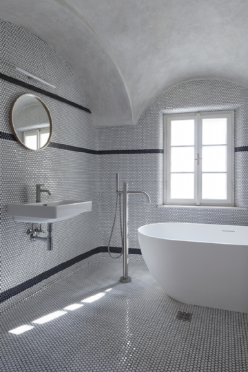 带独立浴缸 stajnhaus-ora-architects-18.jpg