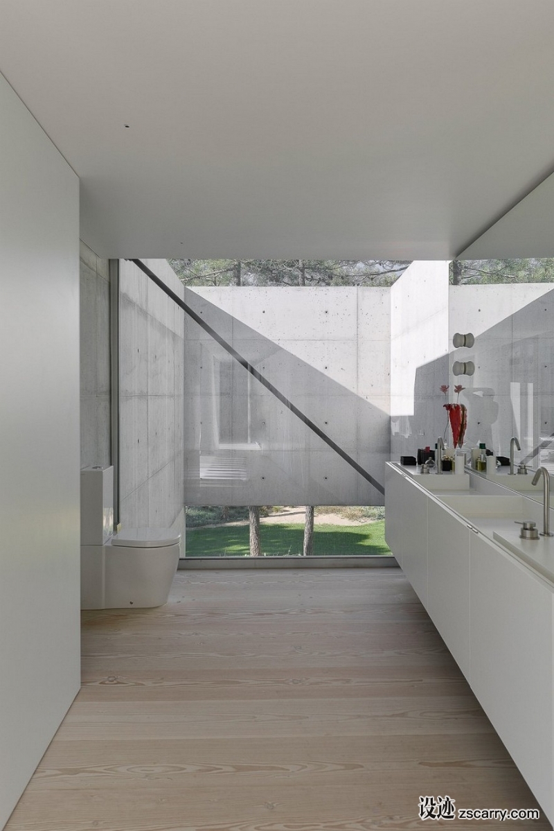 The-Wall-House-Guedes-Cruz-Arquitectos-9.jpg 家装参考,卫浴,干湿分离,