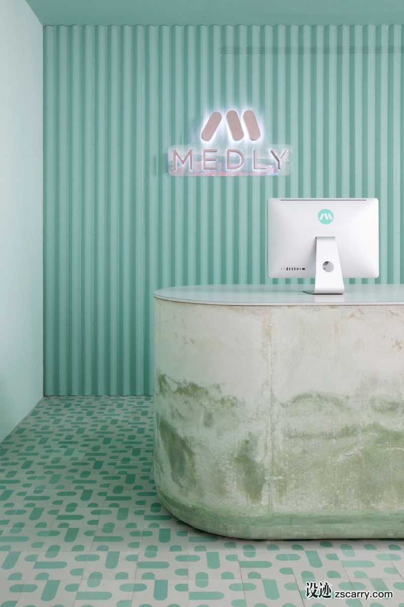 Medly-Pharmacy-in-Brooklyn-by-Sergio-Mannino-Studio-Yellowtrace-09.jpg 工装参考,办公空间,前台接待,