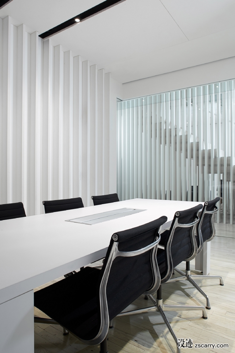 square-ny-magdalena-keck-interiors-new-york-usa-offices_dezeen_2364_col_6.jpg 工装参考,办公空间,会议室,