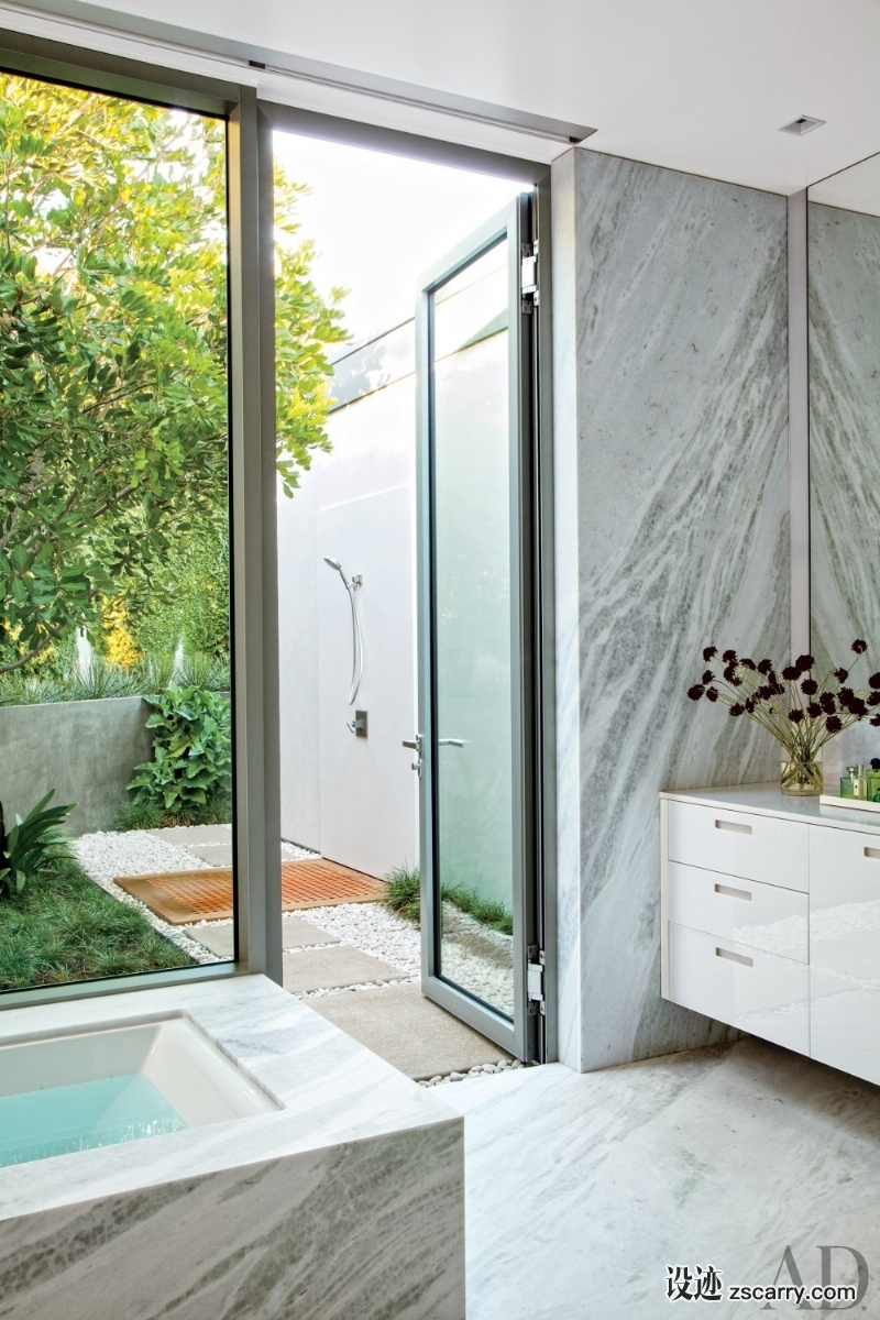 modern-bathroom-sarah-mcelroy-laguna-beach-ca-201407.jpg_1000-watermarked.jpg 家装参考,户外空间,户外洗浴,