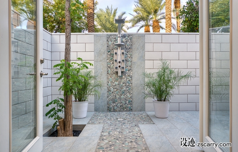 potted-plants-tiled-backyard-shower.png 家装参考,户外空间,户外洗浴,