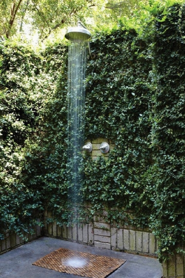 户外洗浴 rainforest-ivy-outdoor-shower-ideas.jpg