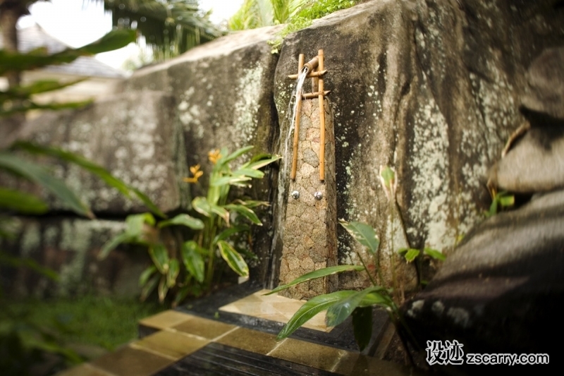 rock-wall-guest-room-garden-shower-design.jpg 家装参考,户外空间,户外洗浴,