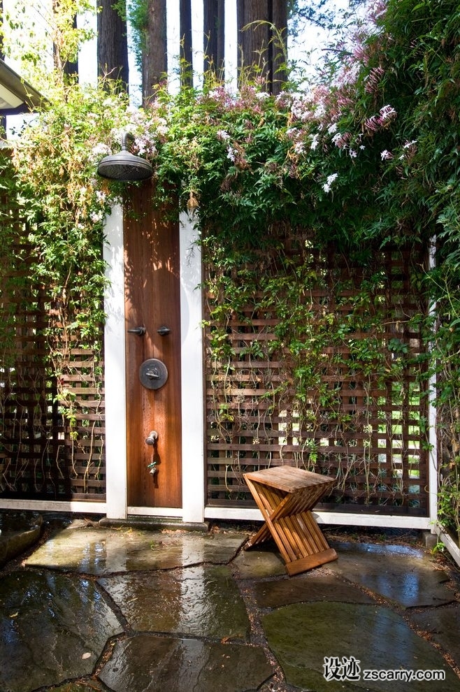 terraces-with-plants-outdoor-shower-enclosure-ideas.jpg 家装参考,户外空间,户外洗浴,