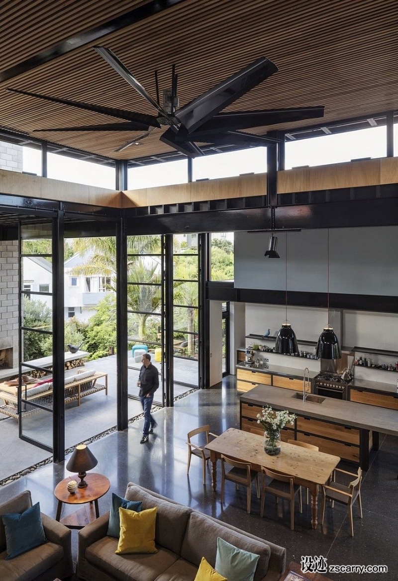 Double-Height-Living-Spaces-Add-Drama-to-This-Industrial-Style-House-7-880x1285.jpg 家装参考,特殊,LOFT,