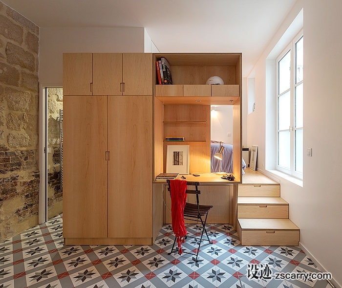 bedroom-sleeping-storage-space-tiny-apartment-decor.jpg 家装参考,特殊,小户型,