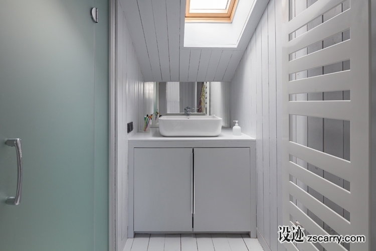 a-look-inside-the-house-of-architect-alexey-ilyin-11.jpg 家装参考,特殊,坡顶阁楼,