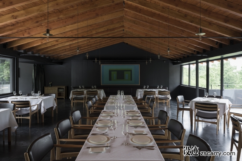 017__horizontal_openings_view_in_restaurant_owing_to_the_flat_roof_truss_and_tensioned_cable.jpg 工装参考,餐饮空间,餐厅,