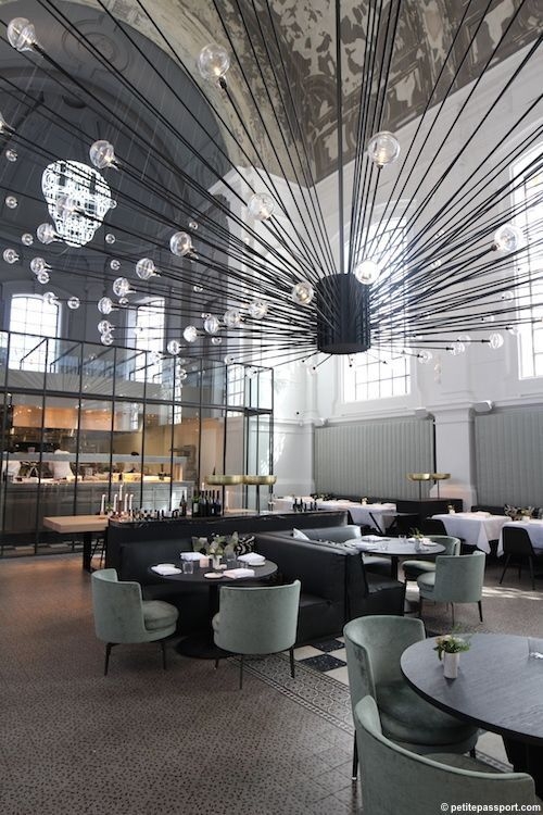 da9b5f019e186e5bc0256de30810a83f.jpg 工装参考,餐饮空间,餐厅,