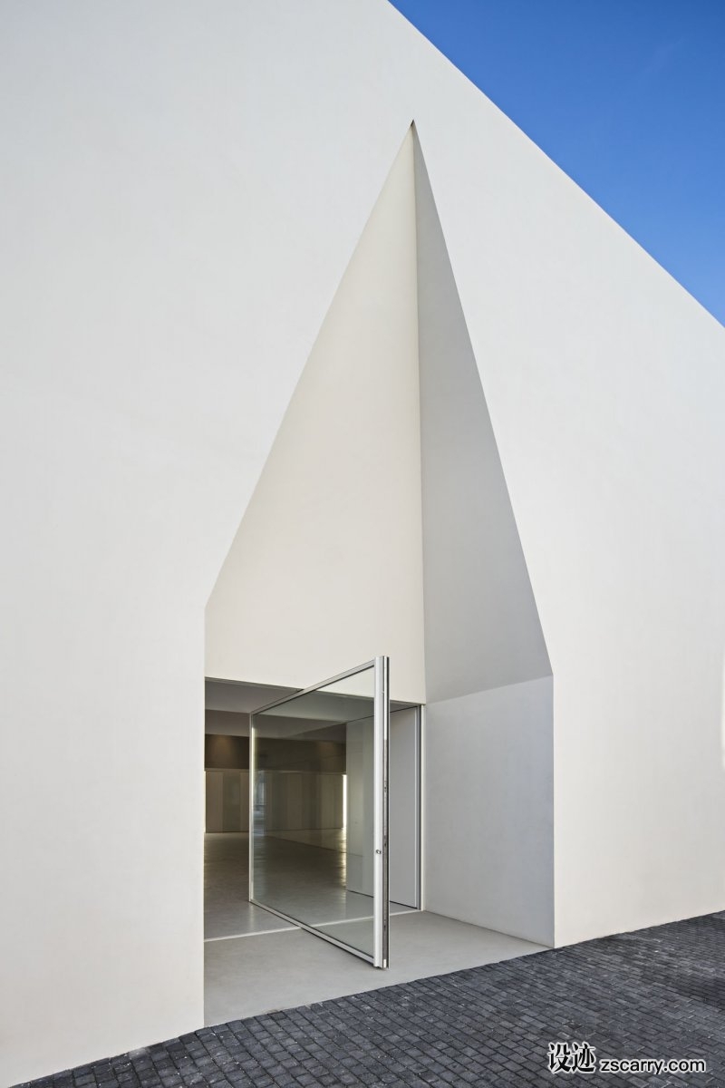 Aires-Mateus-Grandola-Meeting-Centre_19b-800x1200.jpg 局部参考,门,转轴门,