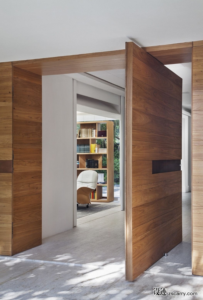 Brise-house-wood-entry-door.jpg 局部参考,门,转轴门,