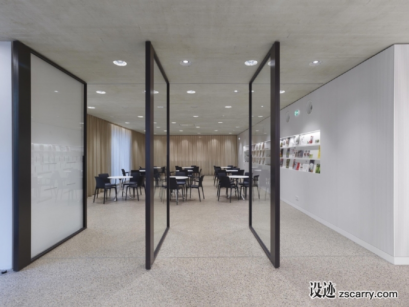 hka_Rottenburg_Innen_1_2880px.jpg 局部参考,门,转轴门,