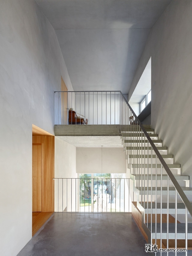 s1_reynard_rossi_udry_house_ormone_conversion_savioz_fabrizzi_architectes_photo_thomas_jantscher_yatzer.jpg 局部参考,楼梯,现代造型,