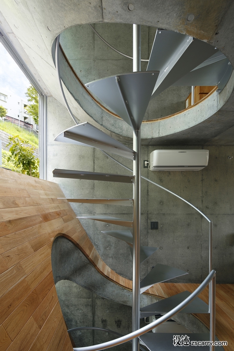 10-house-in-byoubugaura-by-takeshi-hosaka-japan.jpg 局部参考,楼梯,旋转造型,