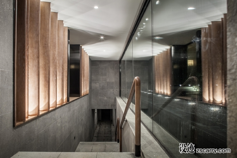 7-04_IMG_6532_R_楼梯至地下室.jpg 局部参考,楼梯,栏杆扶手,