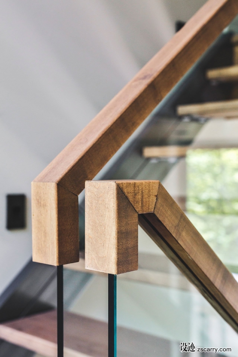 s3_estrade_residence_st_adolphe_d_howard_quebec_mu_architecture_photo_ulysse_lemerise_bouchard_yatzer.jpg 局部参考,楼梯,栏杆扶手,