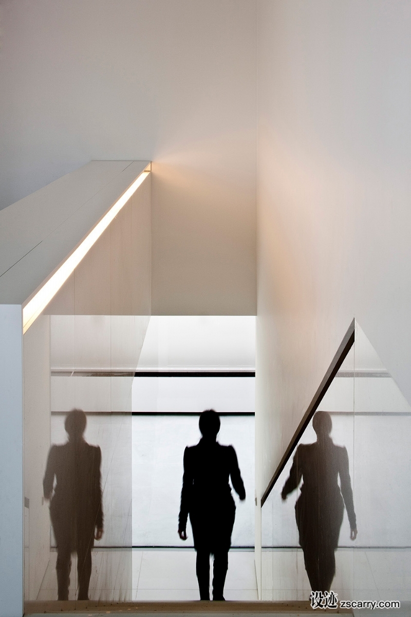 SBR-FRAN-SILVESTRE-ARQUITECTOS-VALENCIA-21.jpg 局部参考,楼梯,栏杆扶手,