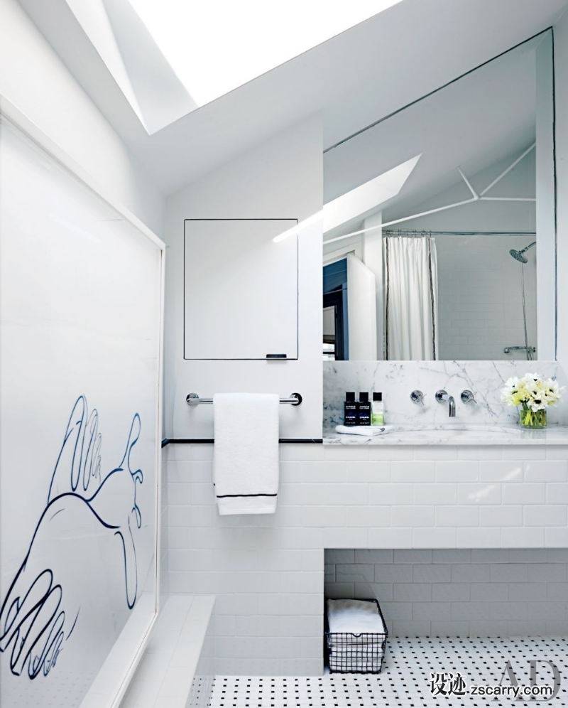 contemporary-bathroom-milly-de-cabrol-ltd-and-risterd-keating-new-york-new-york-201209-3_1000-watermarked.jpg 局部参考,卫浴元素,洗手台（台下盆）,