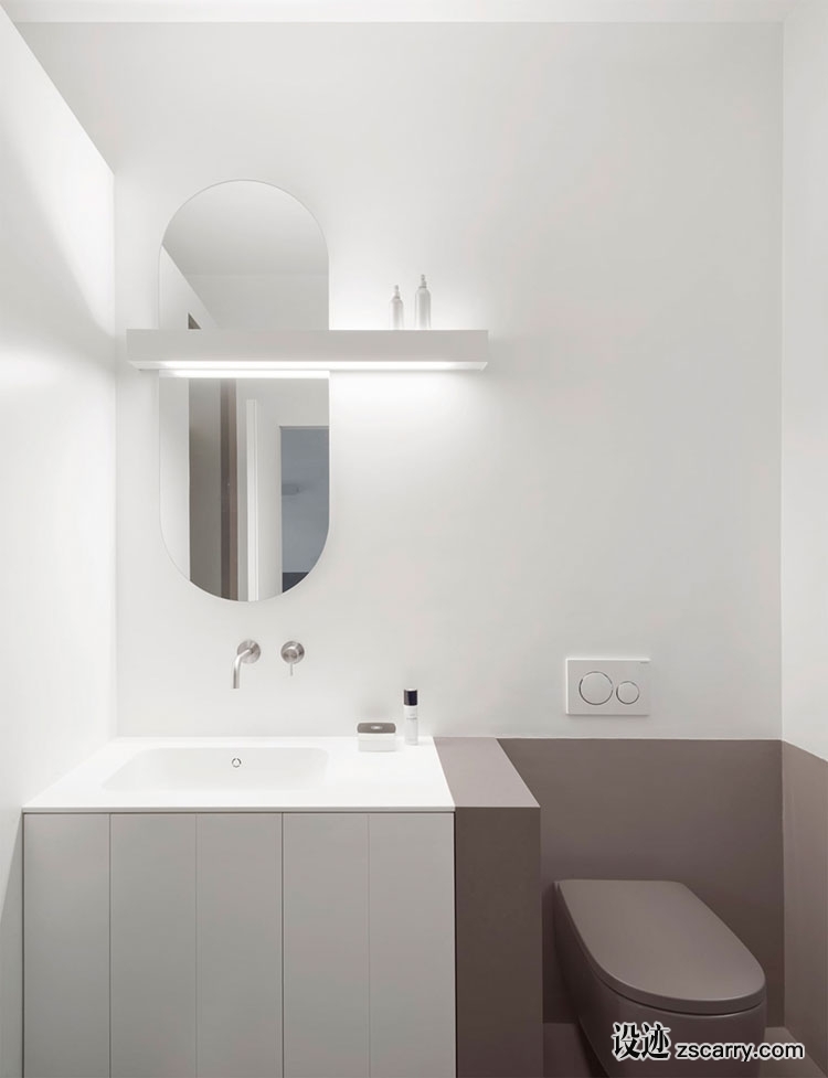 gosplan-renovates-this-house-in-genoa-adding-huge-wooden-core-15.jpg 局部参考,卫浴元素,洗手台（台下盆）,