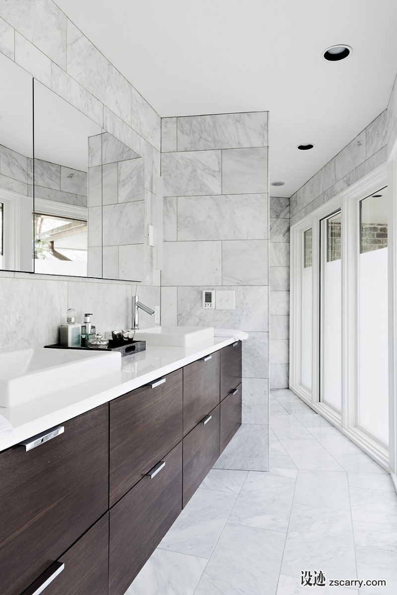 1963-Mountain-Brook-House-in-Alabama-Gets-a-Contemporary-Update-5.jpg 局部参考,卫浴元素,洗手台（台上盆）,