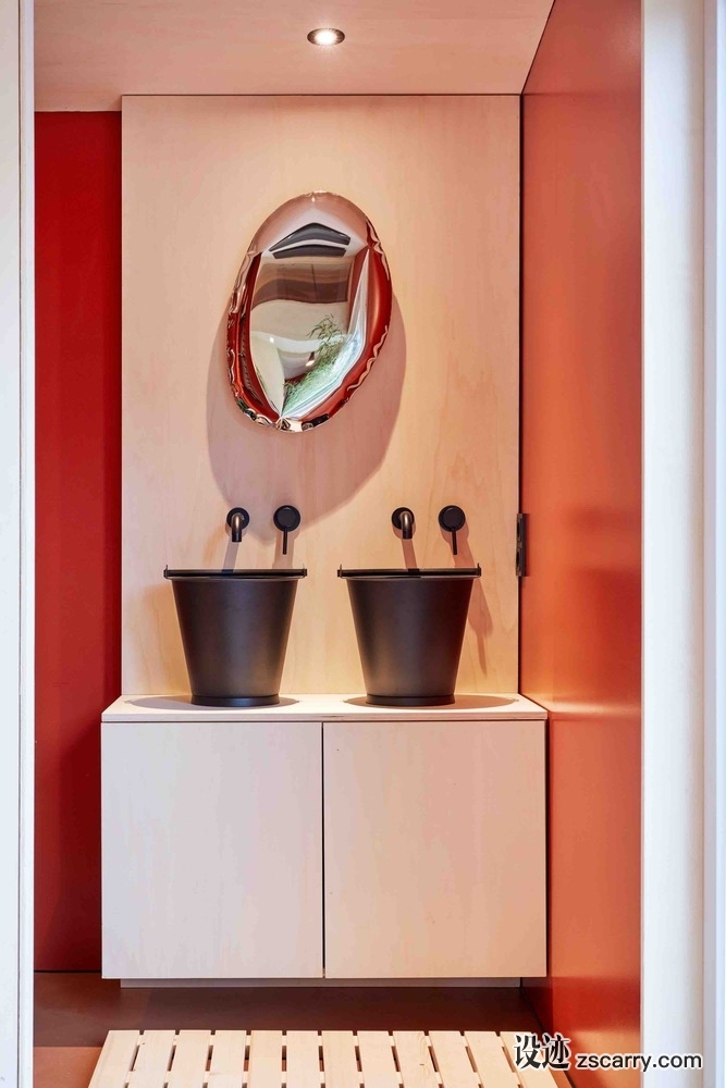 BTH_INTERIOR_008_COPYRIGHT_DUTCH_INVERTUALS-RONALD_SMITS.jpg 局部参考,卫浴元素,洗手台（台上盆）,