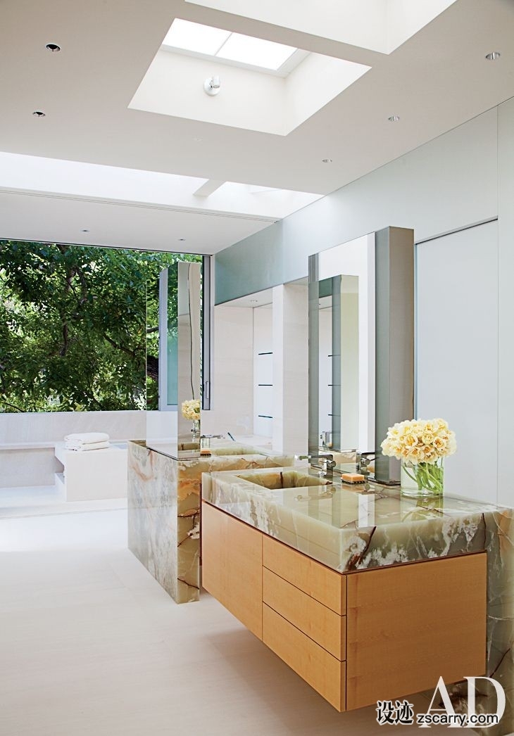 modern-bathroom-unique-custom-interiors-los-angeles-california-201207-2_1000-watermarked.jpg 局部参考,卫浴元素,洗手台（水槽式）,