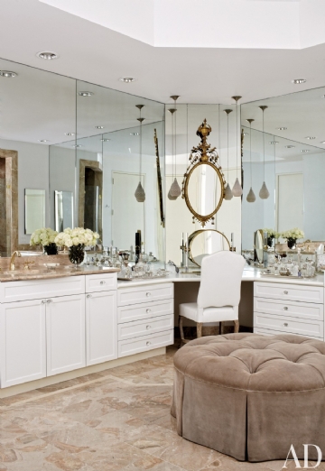 洗手台（带梳妆） modern-bathroom-vicente-wolf-associates-inc-palm-beach-fl-201410.jpg_1000-watermarked.jpg