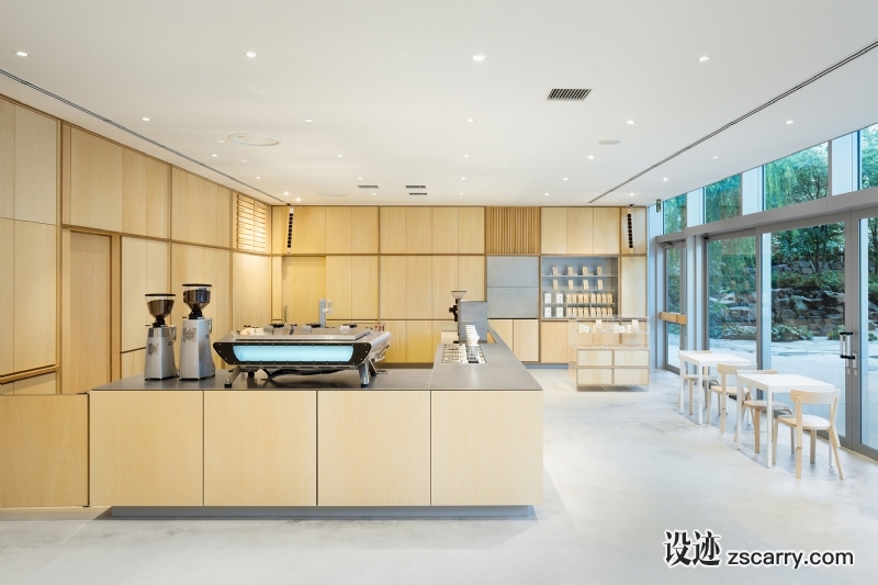 blue-bottle-coffee-cafe-schemata-architects-interiors-roppongi-tokyo-japan_dezeen_2364_col_4.jpg 工装参考,餐饮空间,简餐吧,