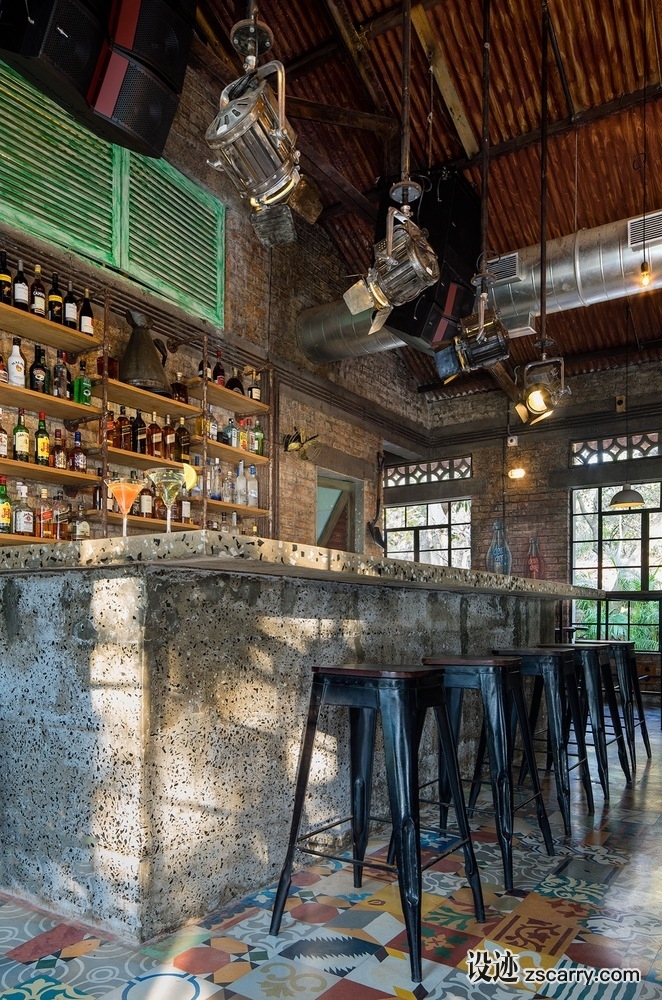 24.jpg 工装参考,餐饮空间,吧台（酒吧）,