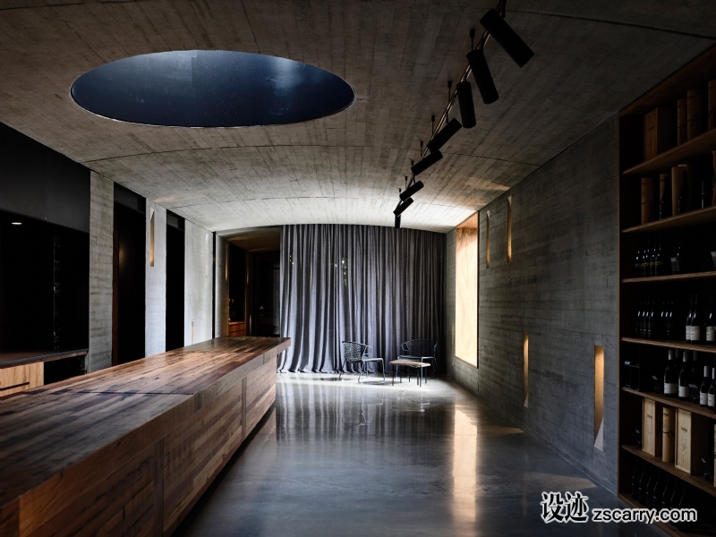 tarrawarra-cellar-door-underground-bar-kerstin-thompson-architects-yarra-glen-australia_dezeen_2364_col_6.jpg 工装参考,餐饮空间,吧台（酒吧）,