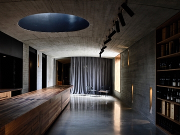 吧台（酒吧） tarrawarra-cellar-door-underground-bar-kerstin-thompson-architects-yarra-glen-australia_dezeen_2364_col_6.jpg