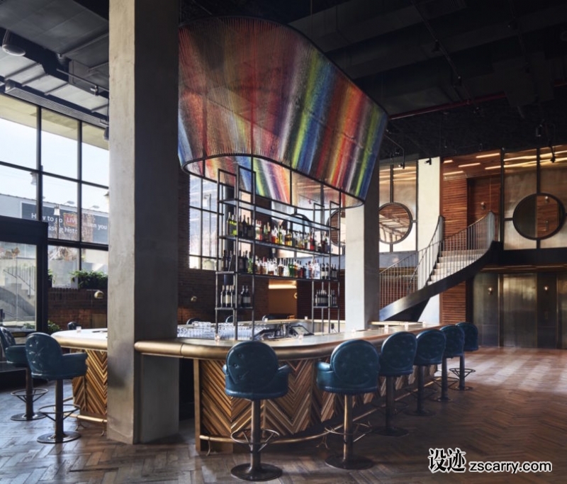 williamsburg-hotel-bar-2-810x692.jpg 工装参考,餐饮空间,吧台（酒吧）,