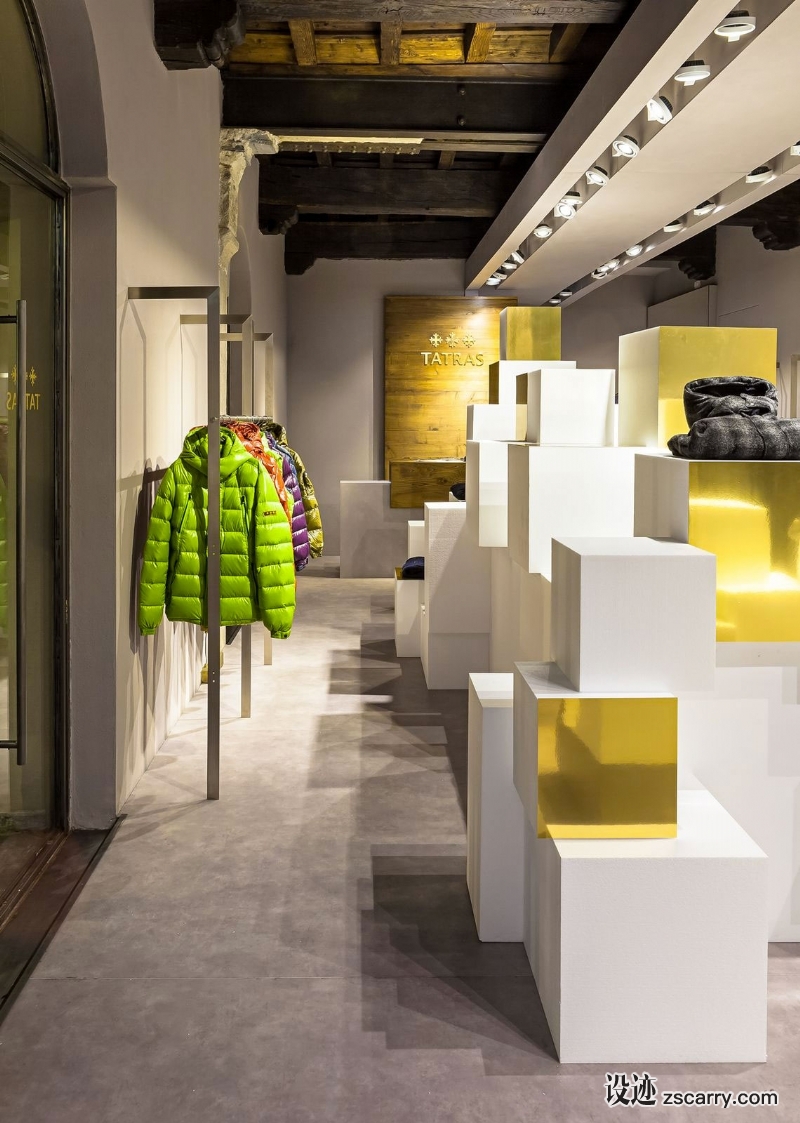 2-retail_tatras_natale_2.jpg 工装参考,商业空间,服饰,