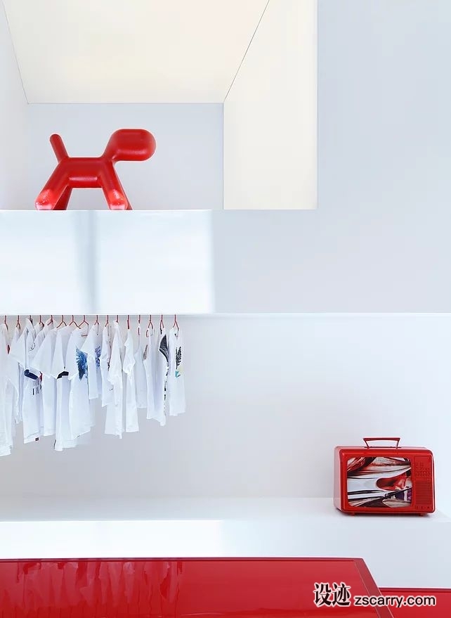 39a7b7_2a0aba8827d946229820ddd7ef50d7af-mv2_d_3744_5604_s_4_2_result.jpg 工装参考,商业空间,服饰,