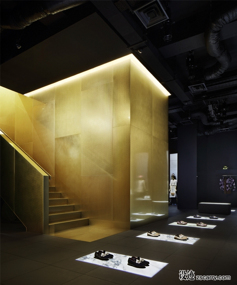 dolceandgabbana-tokyo-aoyama-boutique-gwenael-nicolas_dezeen_2364_col_0.jpg 工装参考,商业空间,服饰,