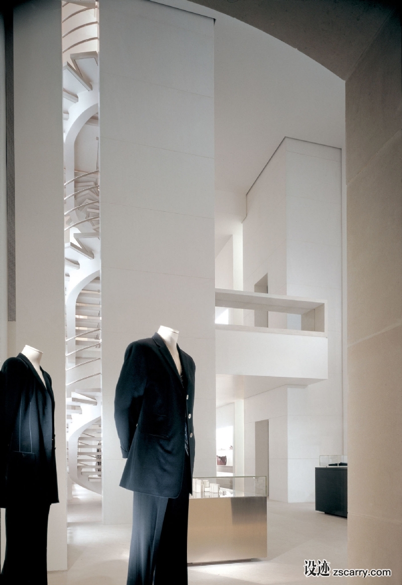 medium_JS_Paris_CROP_2A_02_Web.jpg 工装参考,商业空间,服饰,