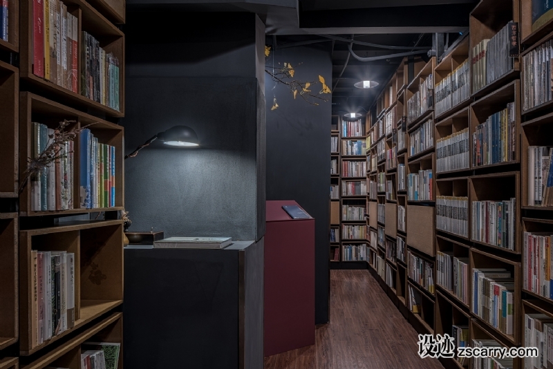 11-The_bookstore_for_liberal_arts__dark_and_sedate.jpg 工装参考,商业空间,书店,
