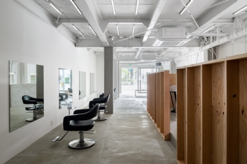 美容护理 vinyls-mix-hair-salon-library-interior-design-sohei-arao-osaka-japan_dezeen_2364_col_5.jpg