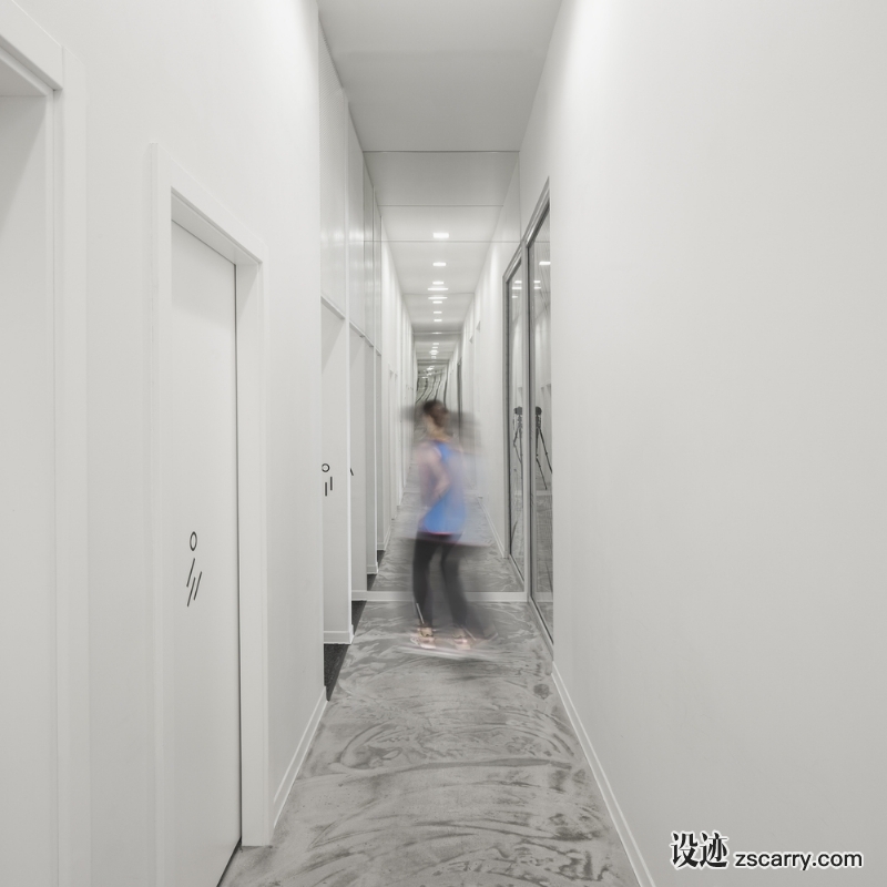 19-estudioamatam-architecture-design-gym-maisfitness_torres_vedras-corridor-055.jpg 工装参考,公共空间,公共走道,