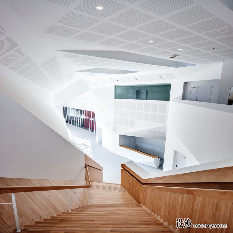 20_-_Centre_des_Congrès_-_Jonzac_-_TETRARC_©_Charly_Broyez.jpg 工装参考,公共空间,公共阶梯,