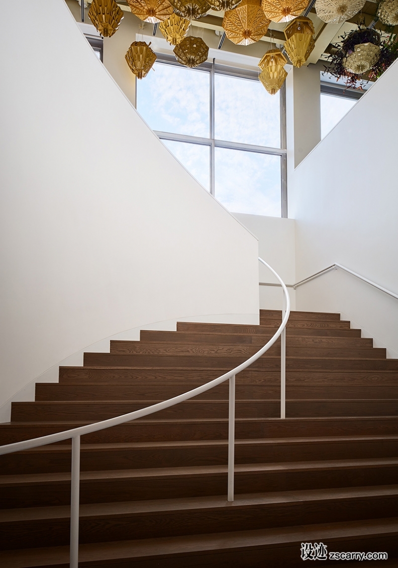johnston-marklee-MCA-chicago-pedro-y-juana-chris-ofili-designboom-08.jpg 工装参考,公共空间,公共阶梯,