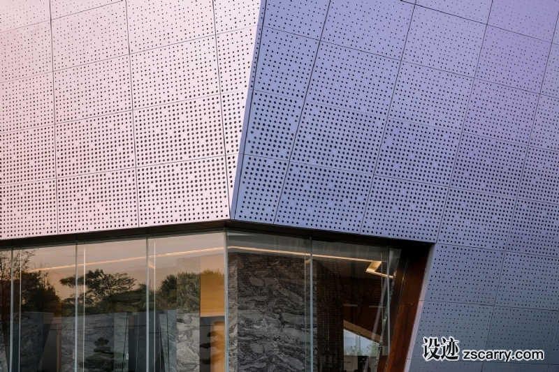 23_穿孔幻彩复合板细节_苏圣亮_material_of_the_facade_by_Shengliang_Su.jpg 建筑参考,局部元素,外墙,