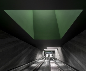 自动扶梯 06_Escalator_Tunnel_photo_by_Dirk_Weiblen.jpg